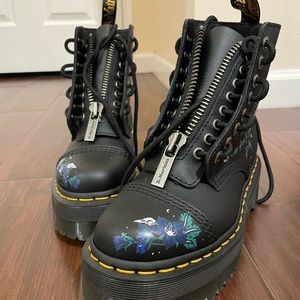 Dr Martins size five Sinclair boots